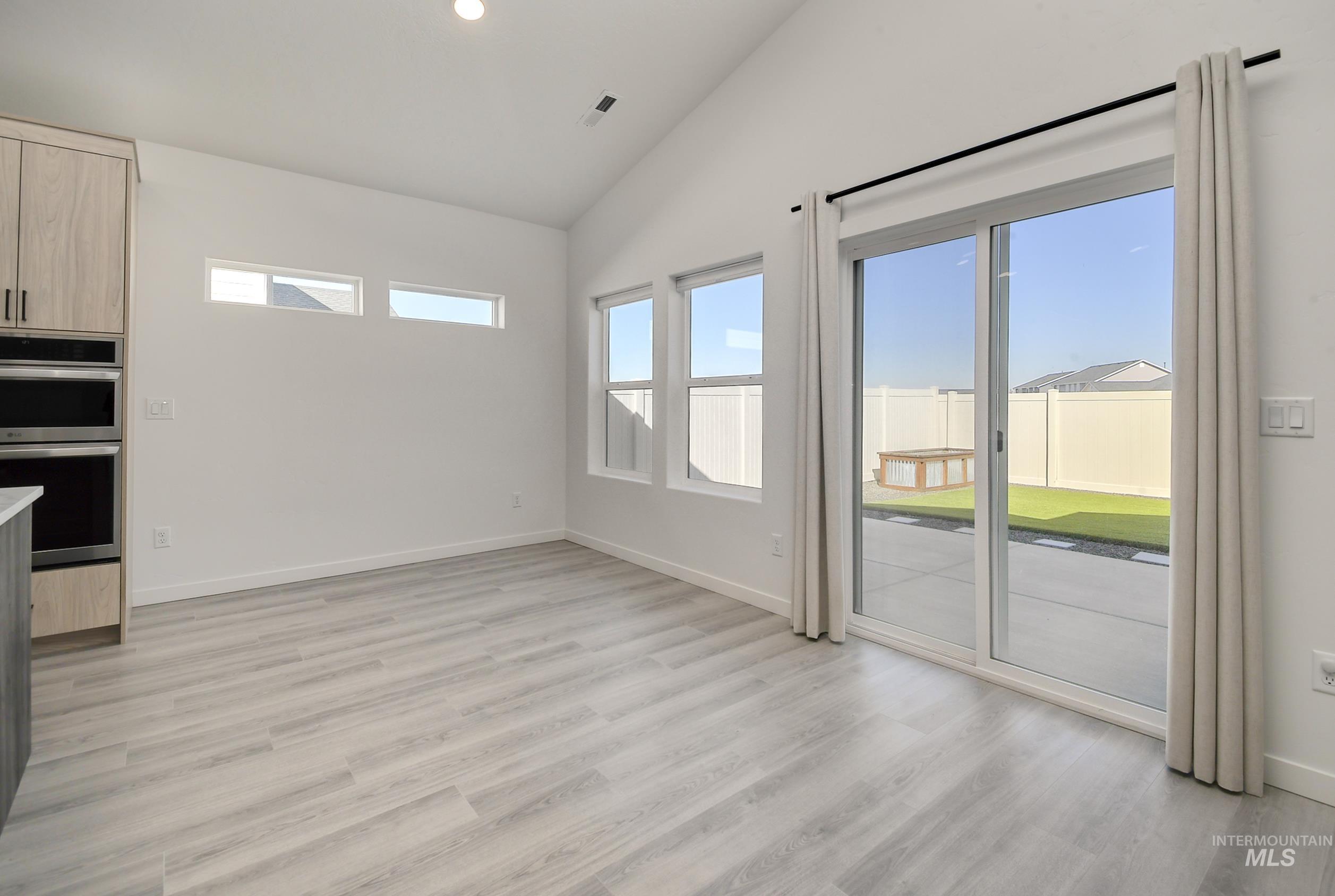 7784 E Monmouth Way Property Photo 18