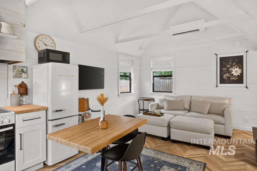 807 S Front Street Property Photo 18