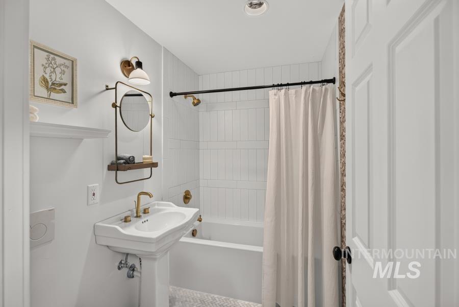 807 S Front Street Property Photo 25