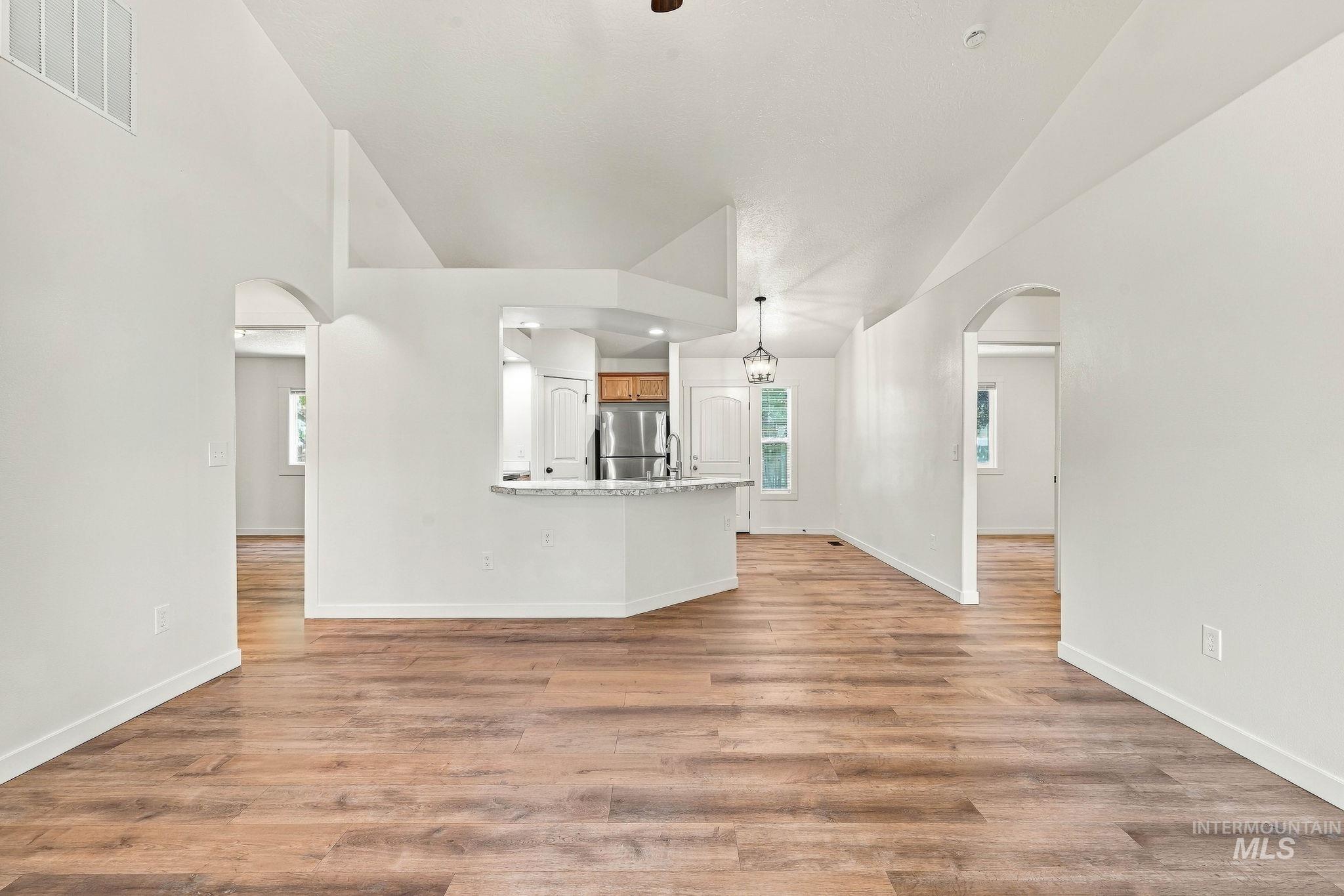 5018 Lathrop Pl Property Photo 3