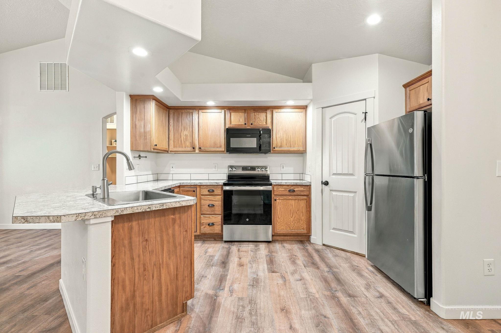 5018 Lathrop Pl Property Photo 11