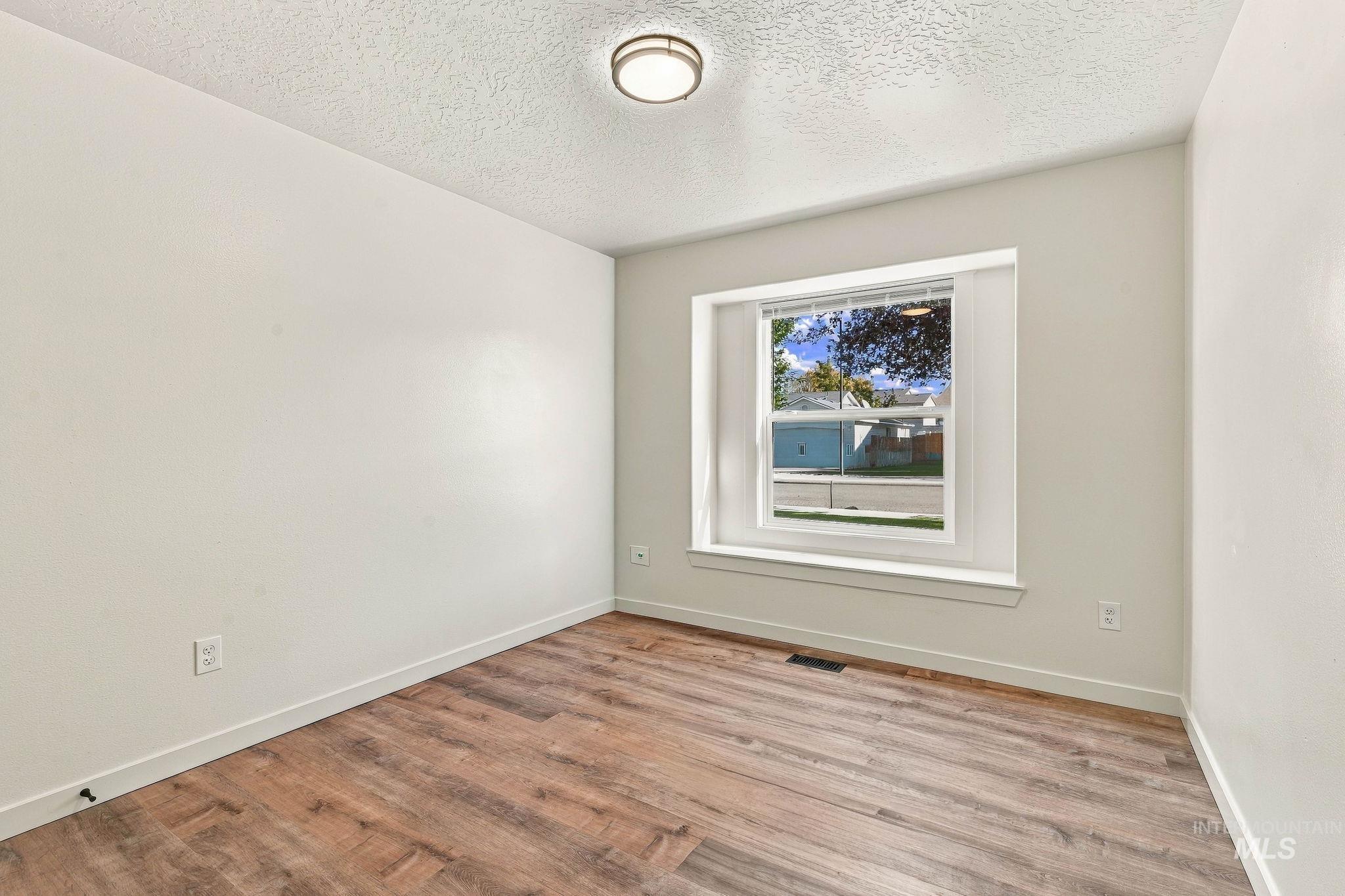 5018 Lathrop Pl Property Photo 23