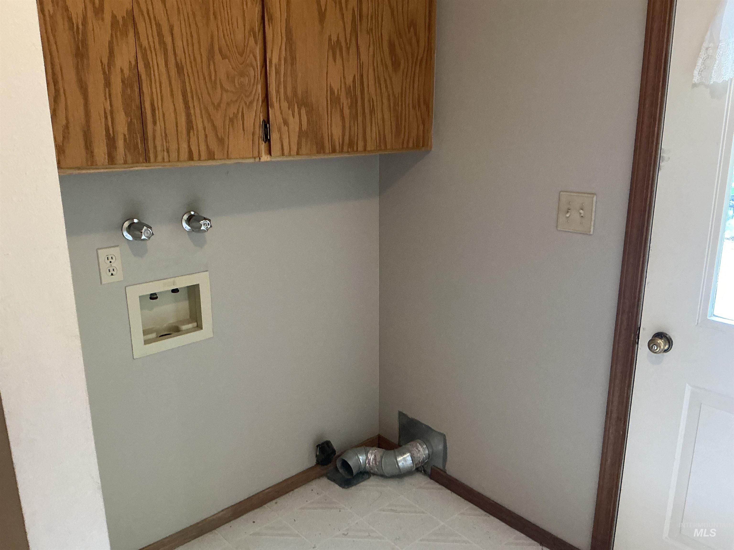 985 E 2450 S 985 E 245 S Property Photo 13