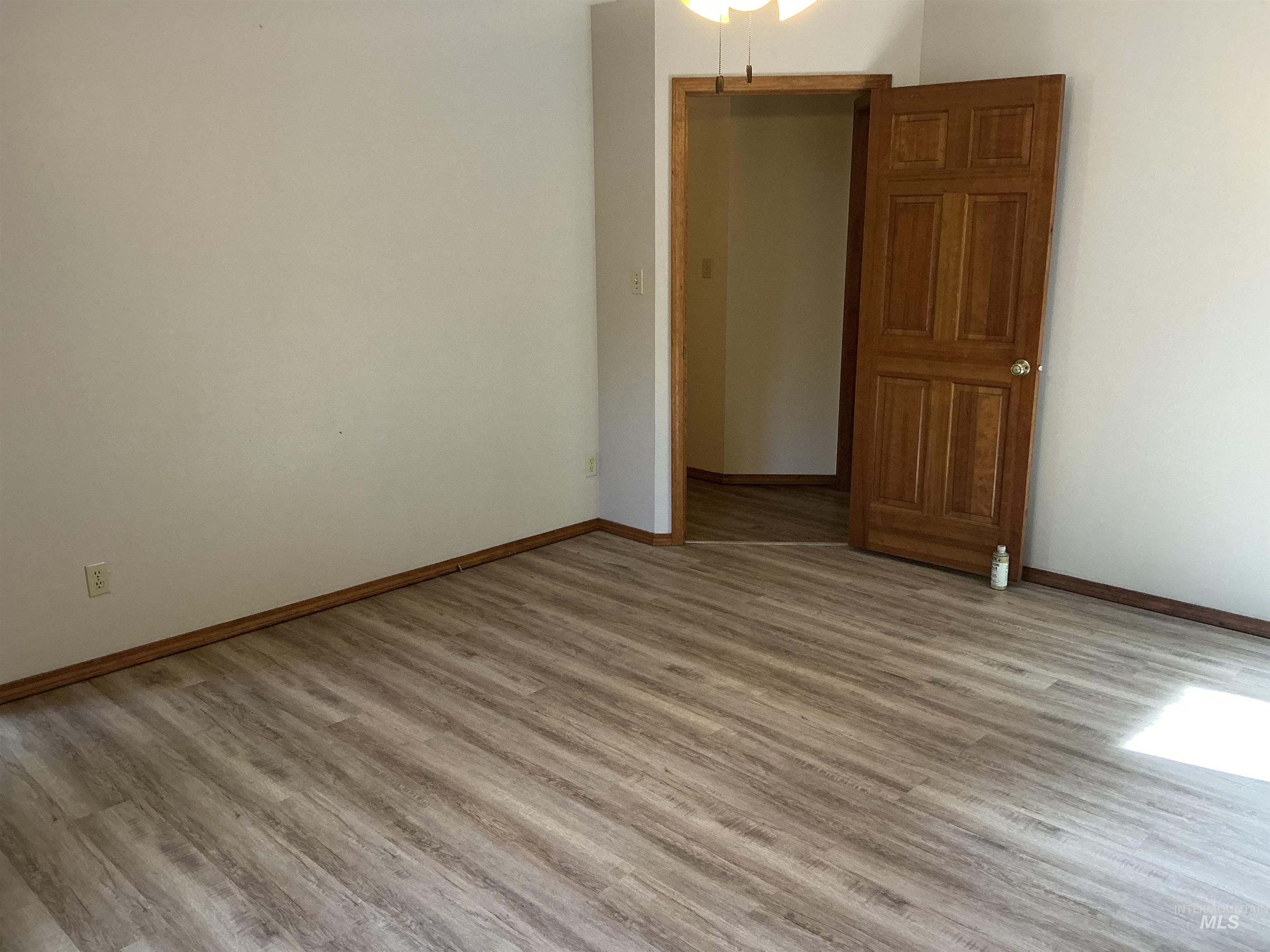 985 E 2450 S 985 E 245 S Property Photo 22
