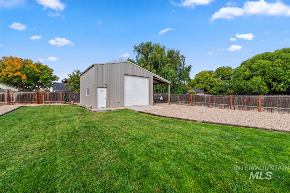 1719 Emerald Drive Property Photo 4