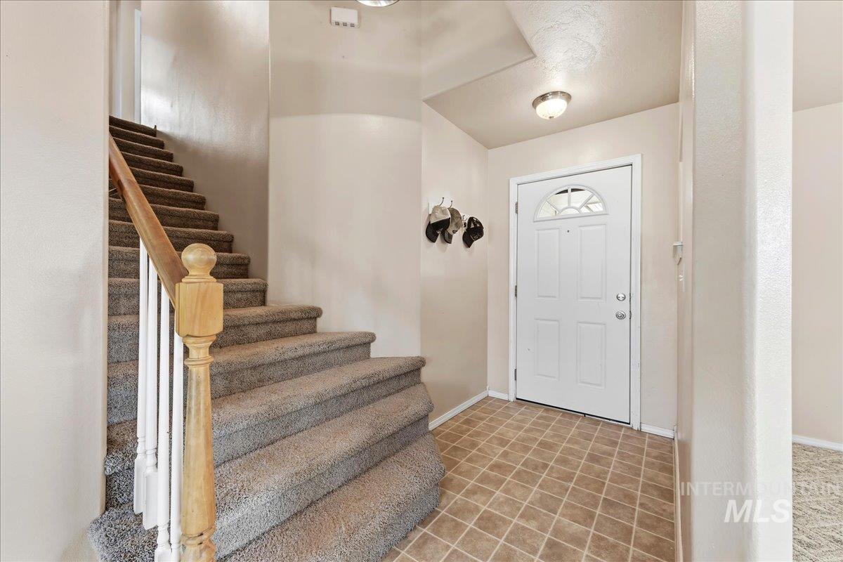 1719 Emerald Drive Property Photo 8