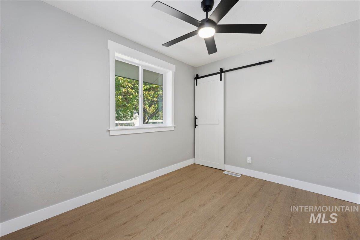 924 Davis St S Property Photo 20