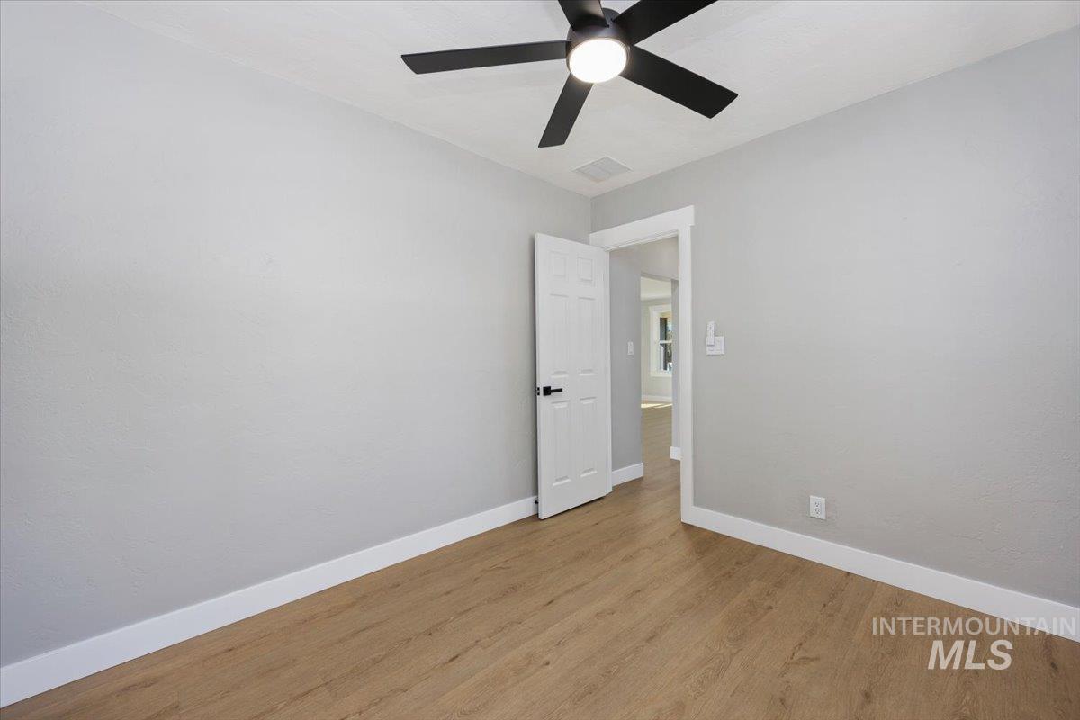 924 Davis St S Property Photo 24