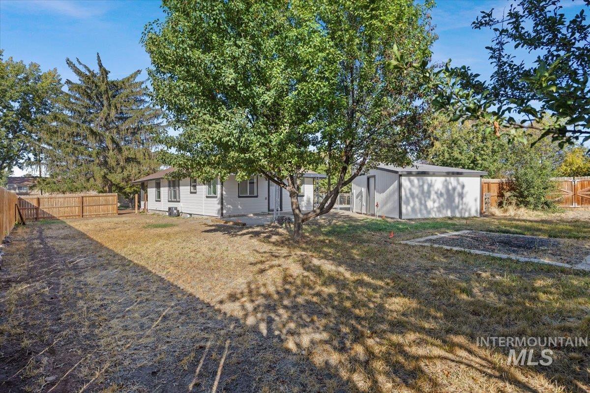 924 Davis St S Property Photo 30