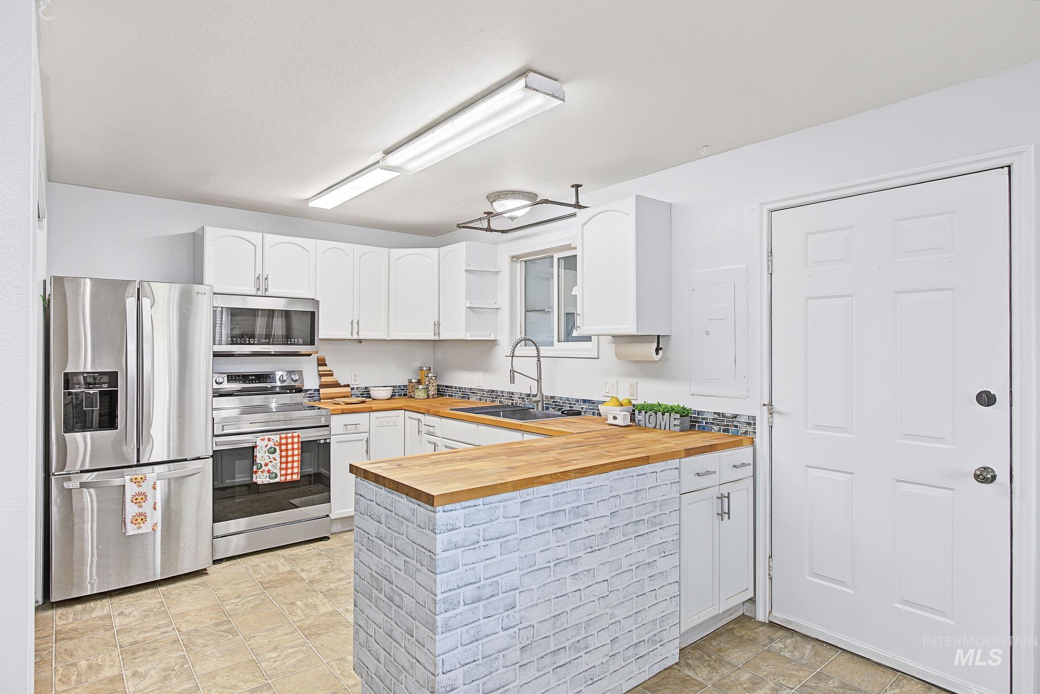 2125 N Polk Ext. Property Photo 11
