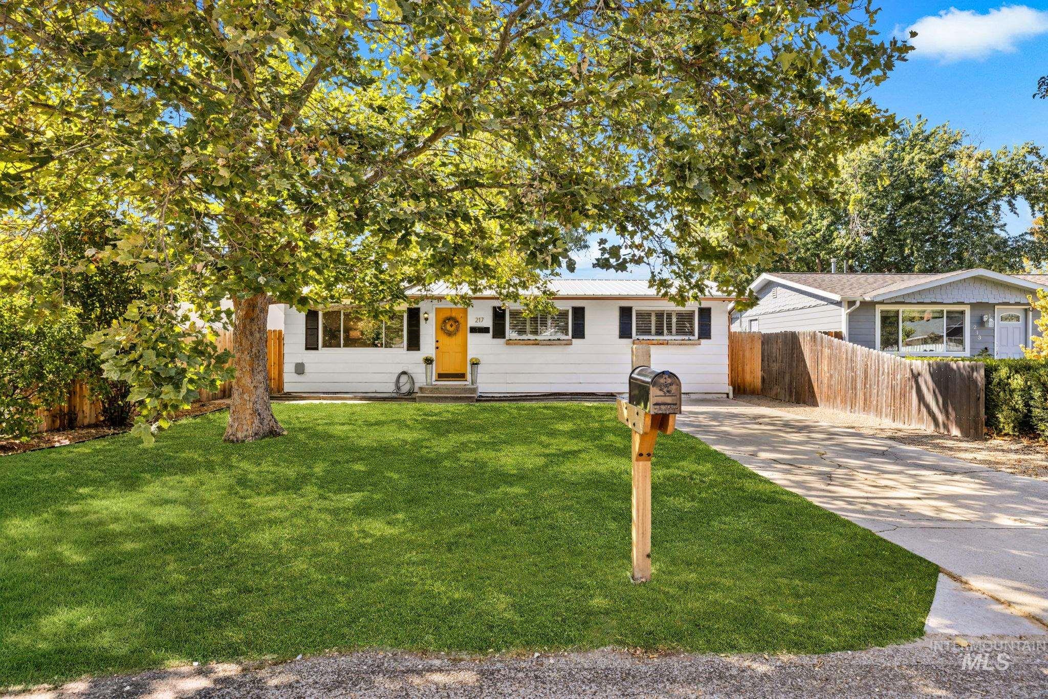 217 S Gourley St Property Photo 3