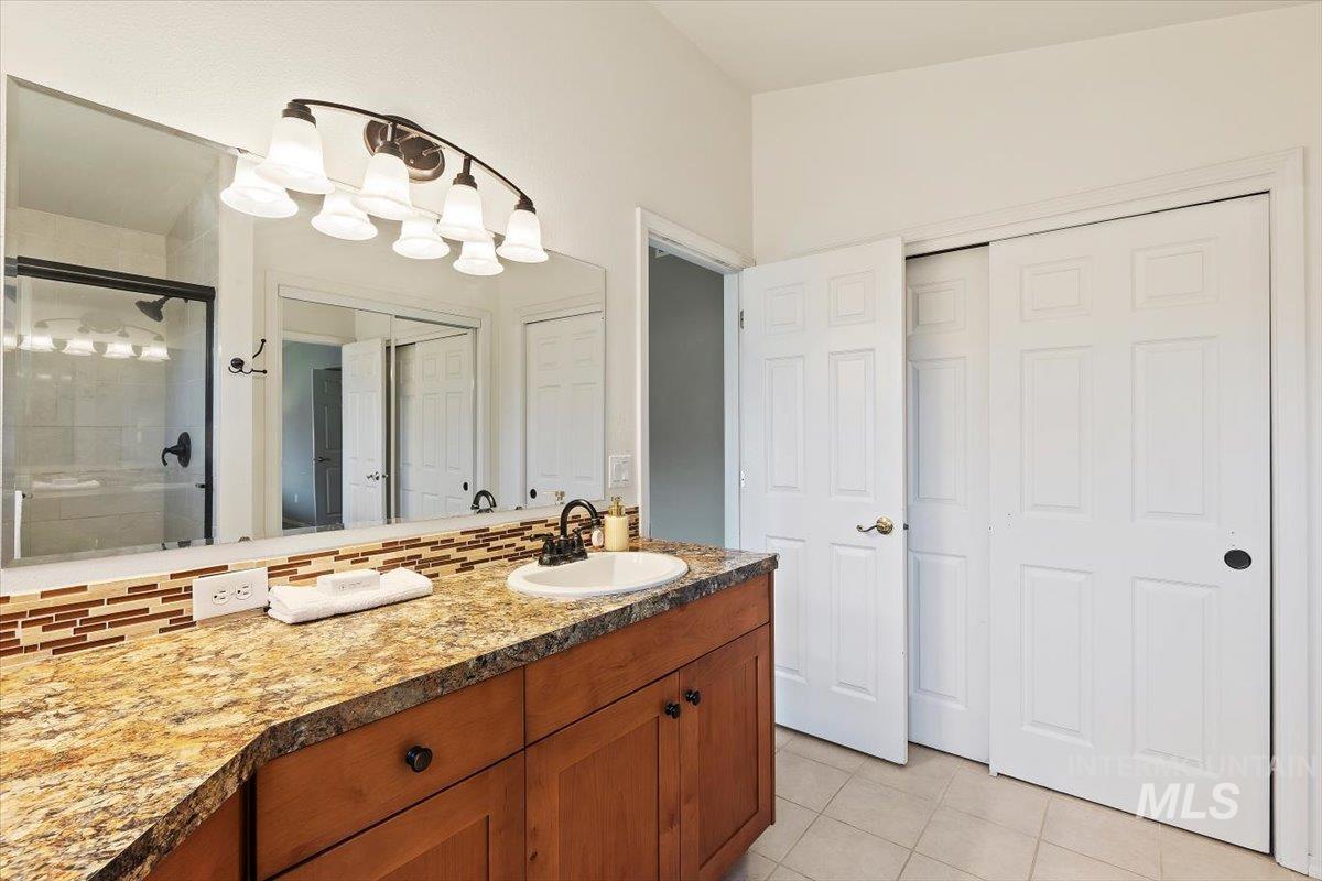 6592 W Tobi Drive Property Photo 12