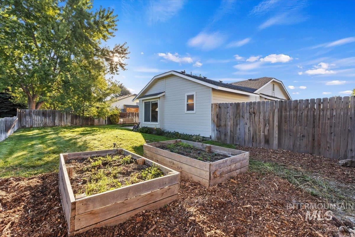 6592 W Tobi Drive Property Photo 18