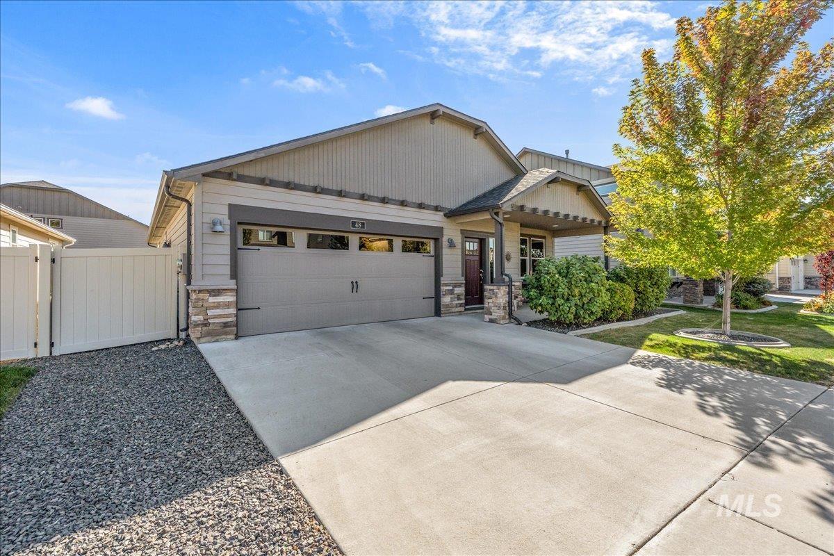 48 N Wooddale Ave Property Photo 1