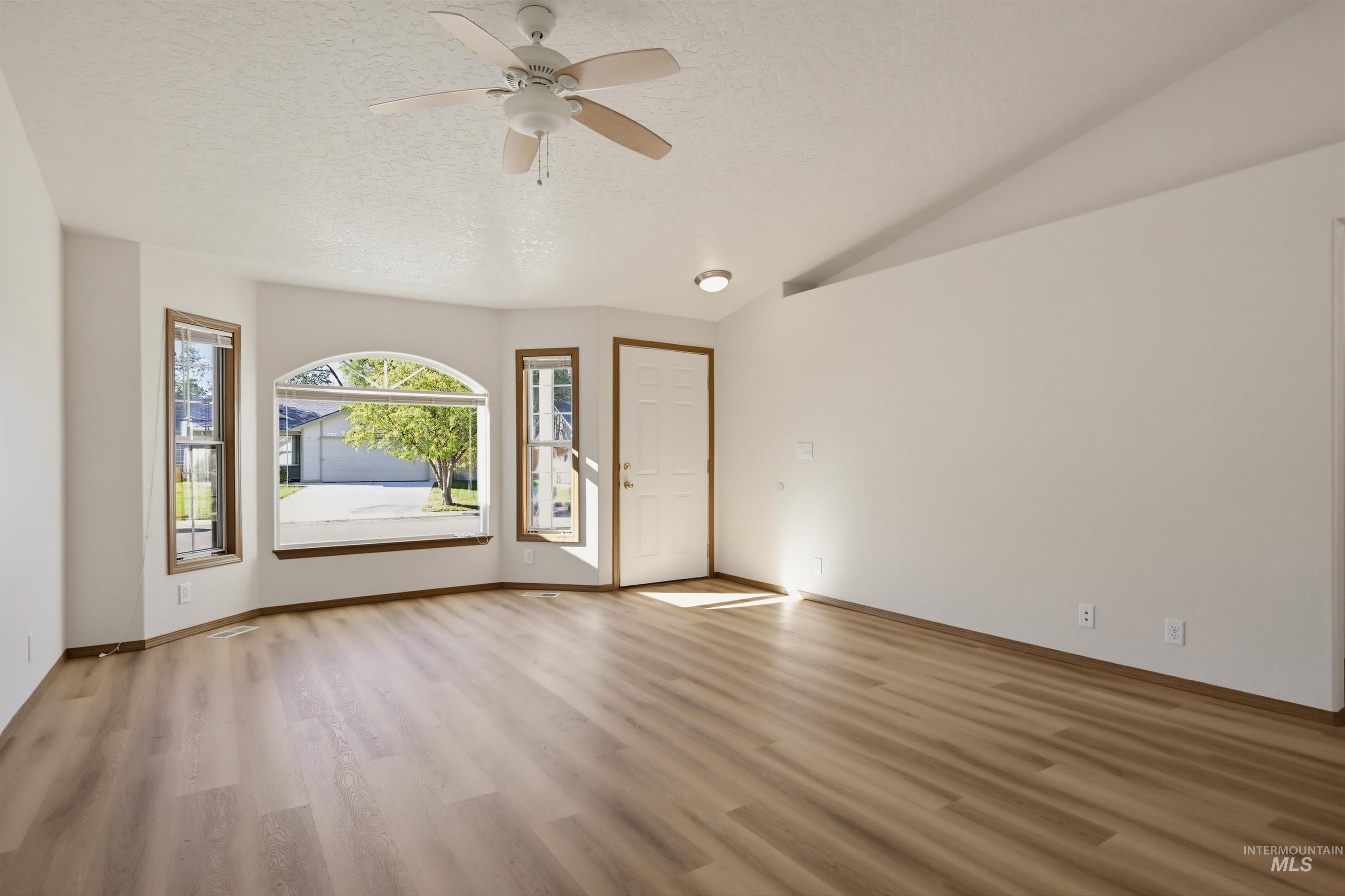 3294 Aubrietta Property Photo 5