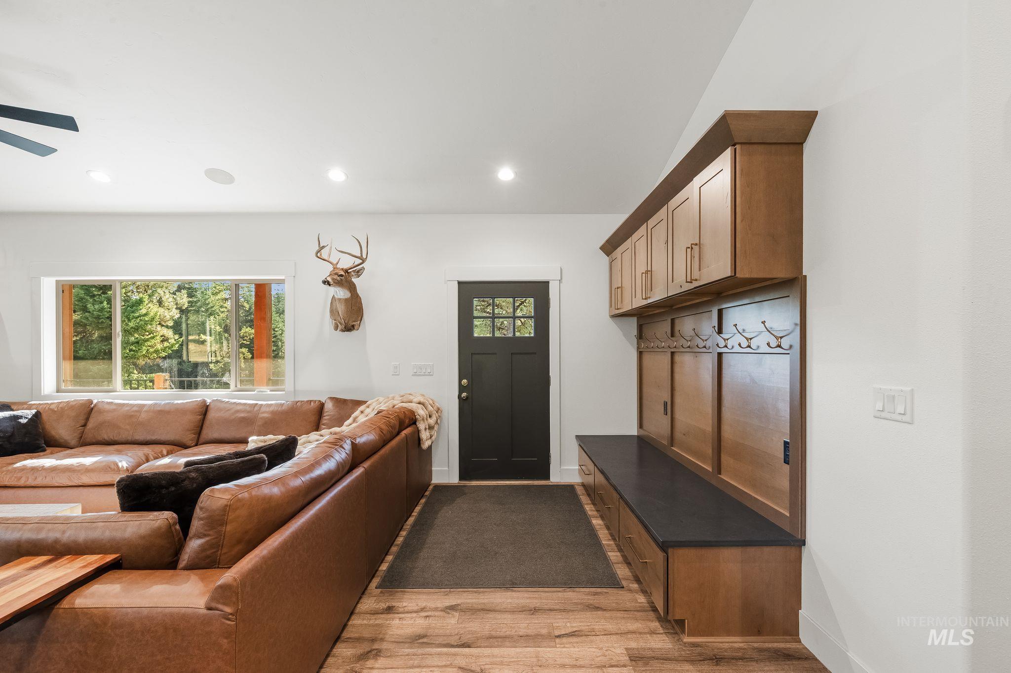 43938 Yellow Pine Avenue Property Photo 15
