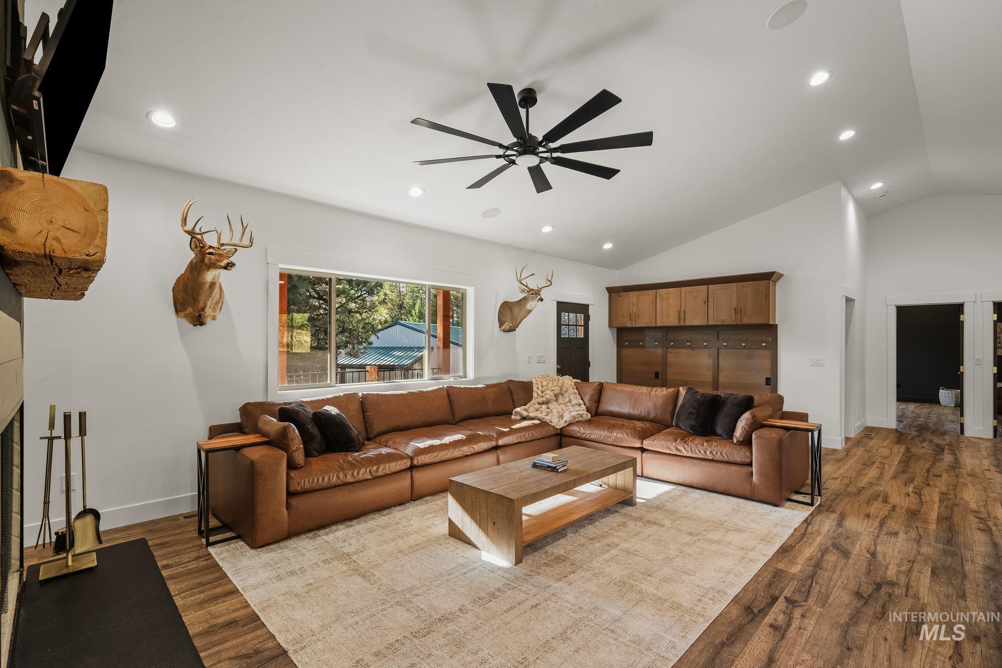43938 Yellow Pine Avenue Property Photo 16