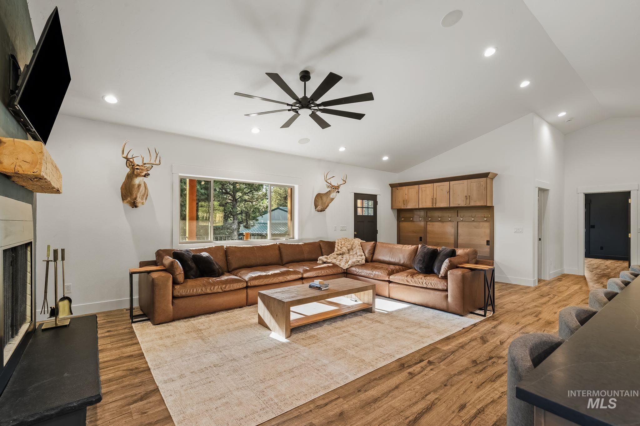 43938 Yellow Pine Avenue Property Photo 17