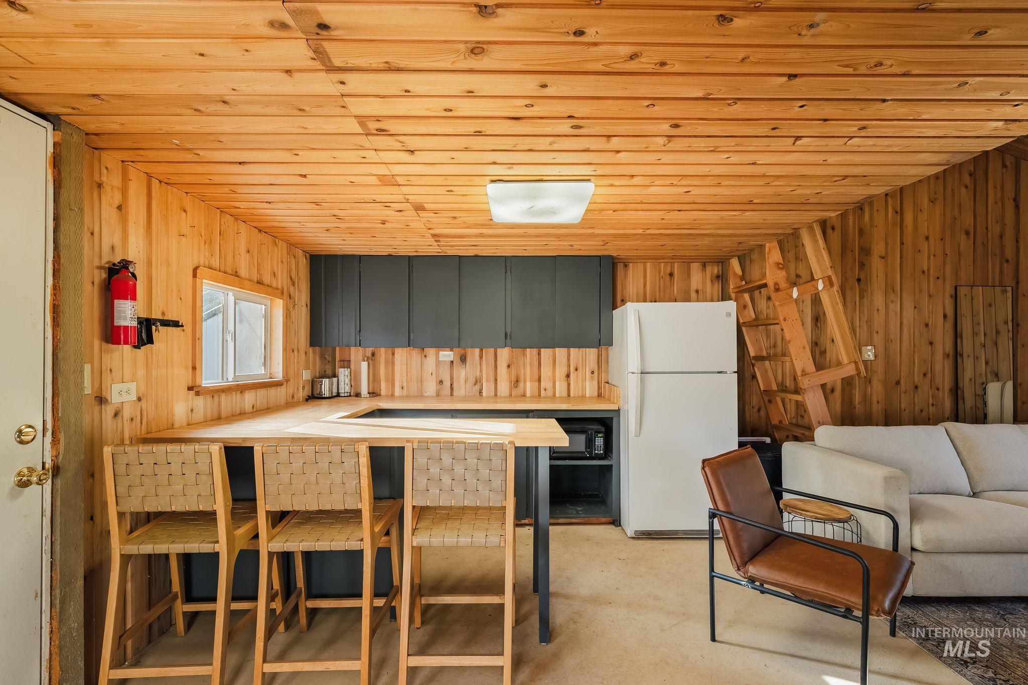 43938 Yellow Pine Avenue Property Photo 38
