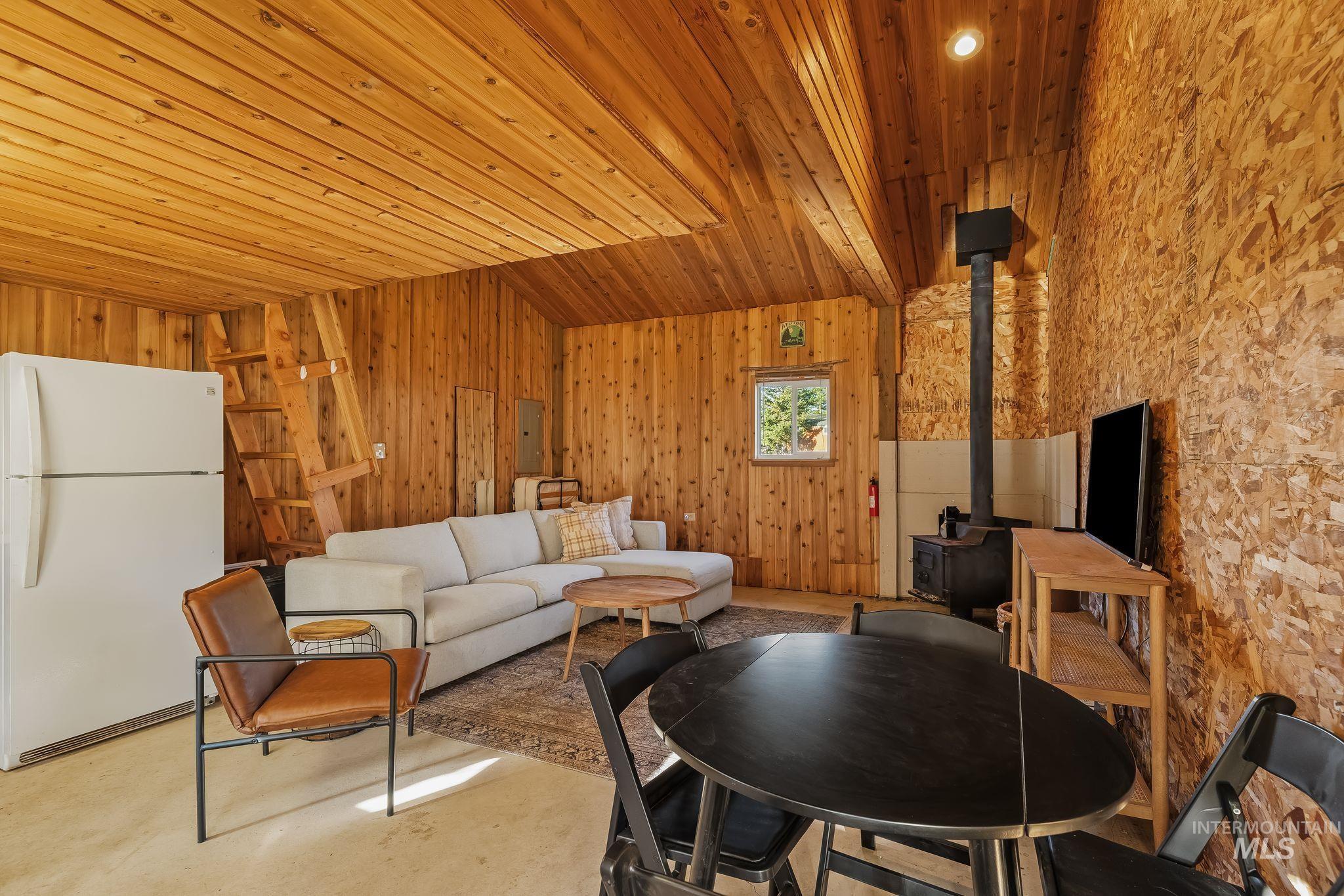 43938 Yellow Pine Avenue Property Photo 40