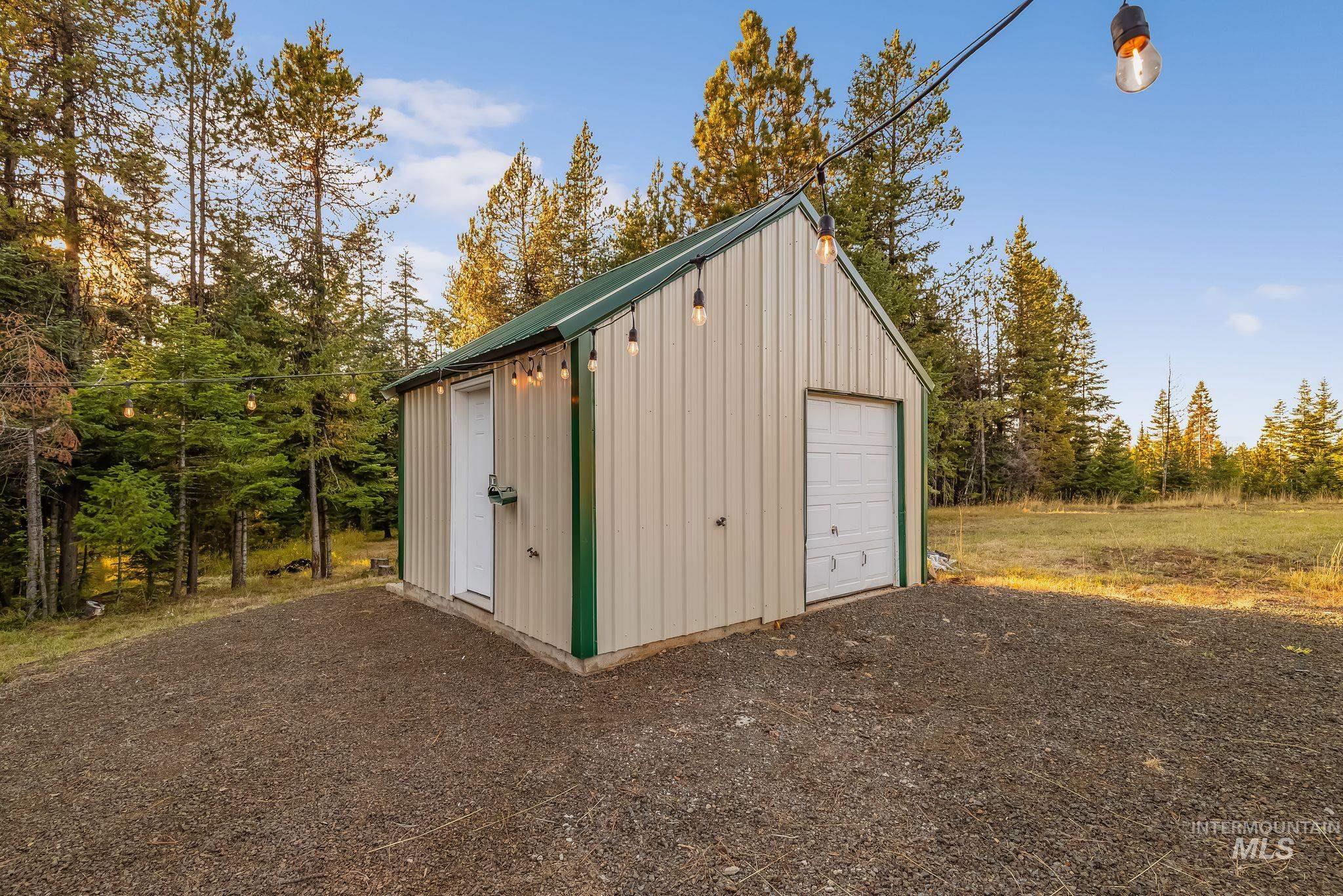 43938 Yellow Pine Avenue Property Photo 42
