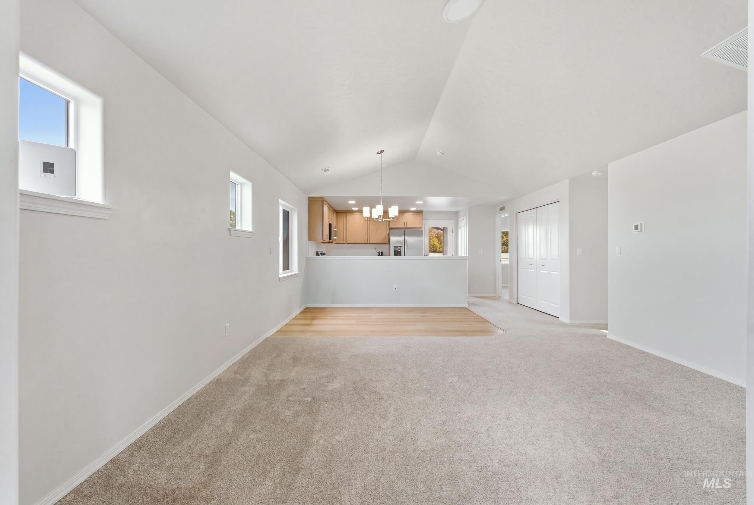 2276 E Cave Falls St Property Photo 5