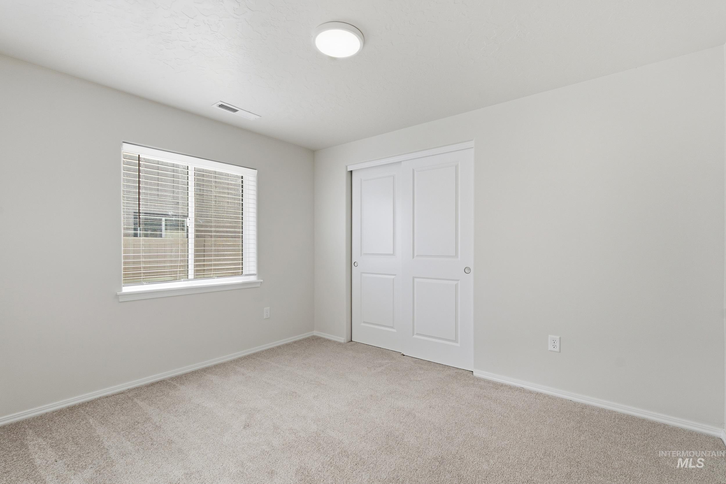 2276 E Cave Falls St Property Photo 15