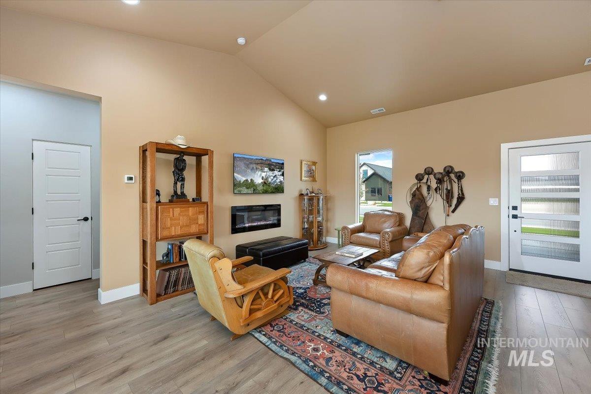 1597 Tule Dr Property Photo 5