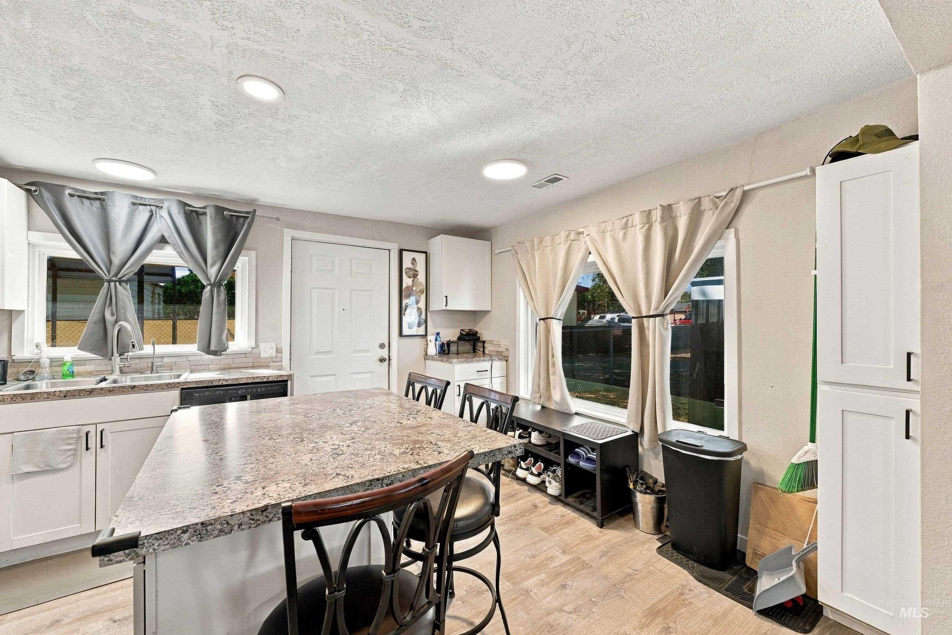 1245 American Legion Blvd Property Photo 7