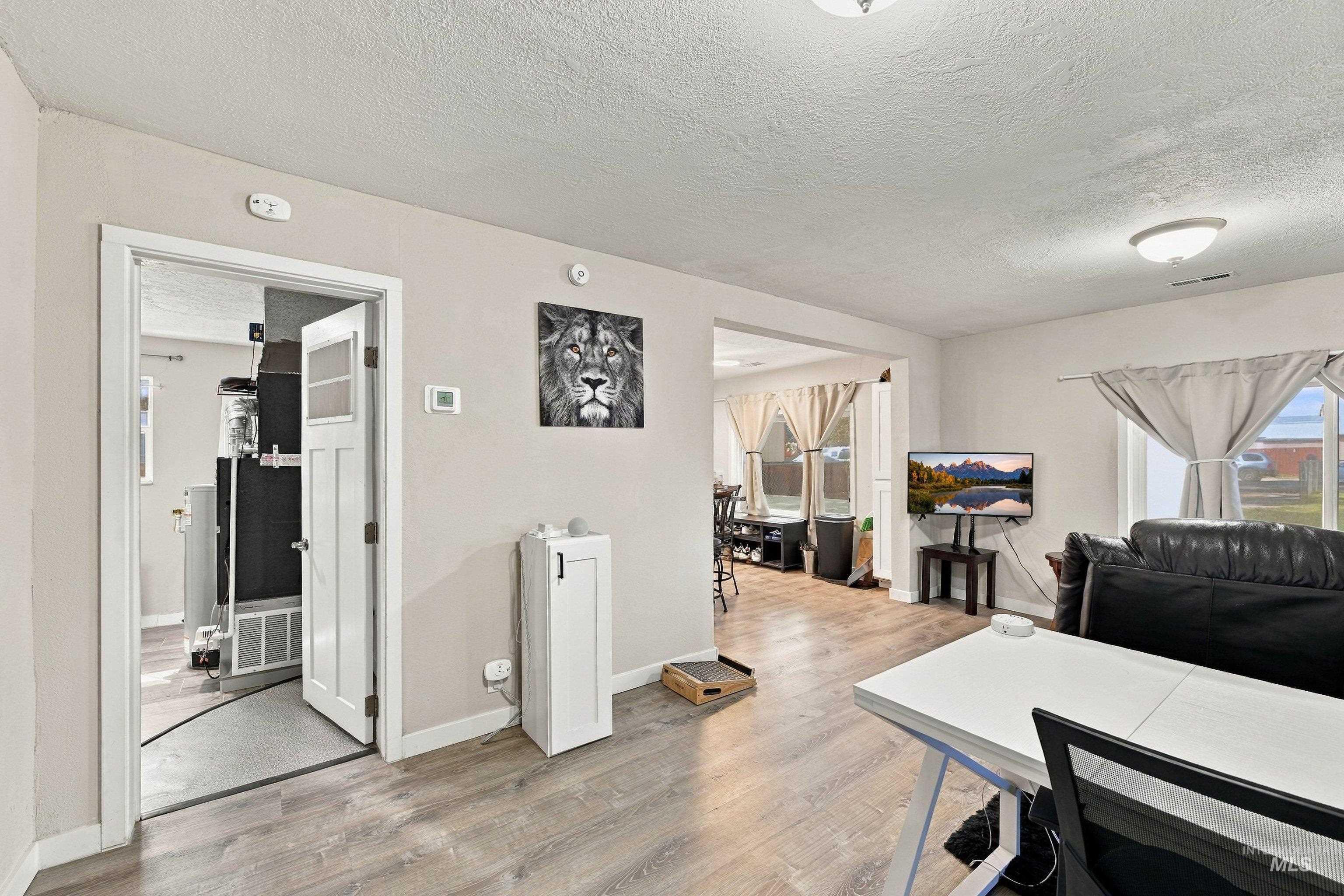 1245 American Legion Blvd Property Photo 8