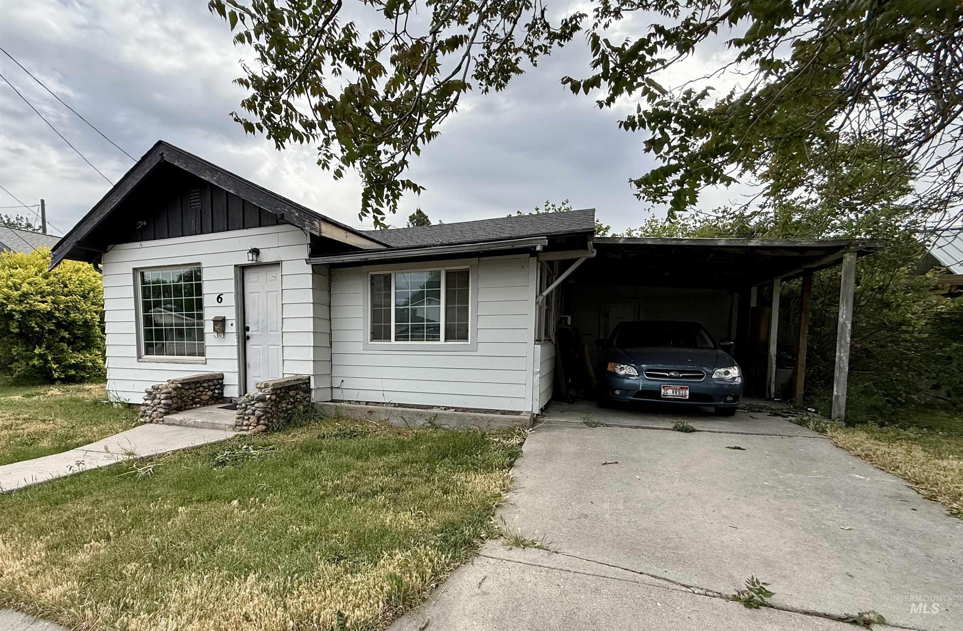 6 N Fairview St Property Photo 1