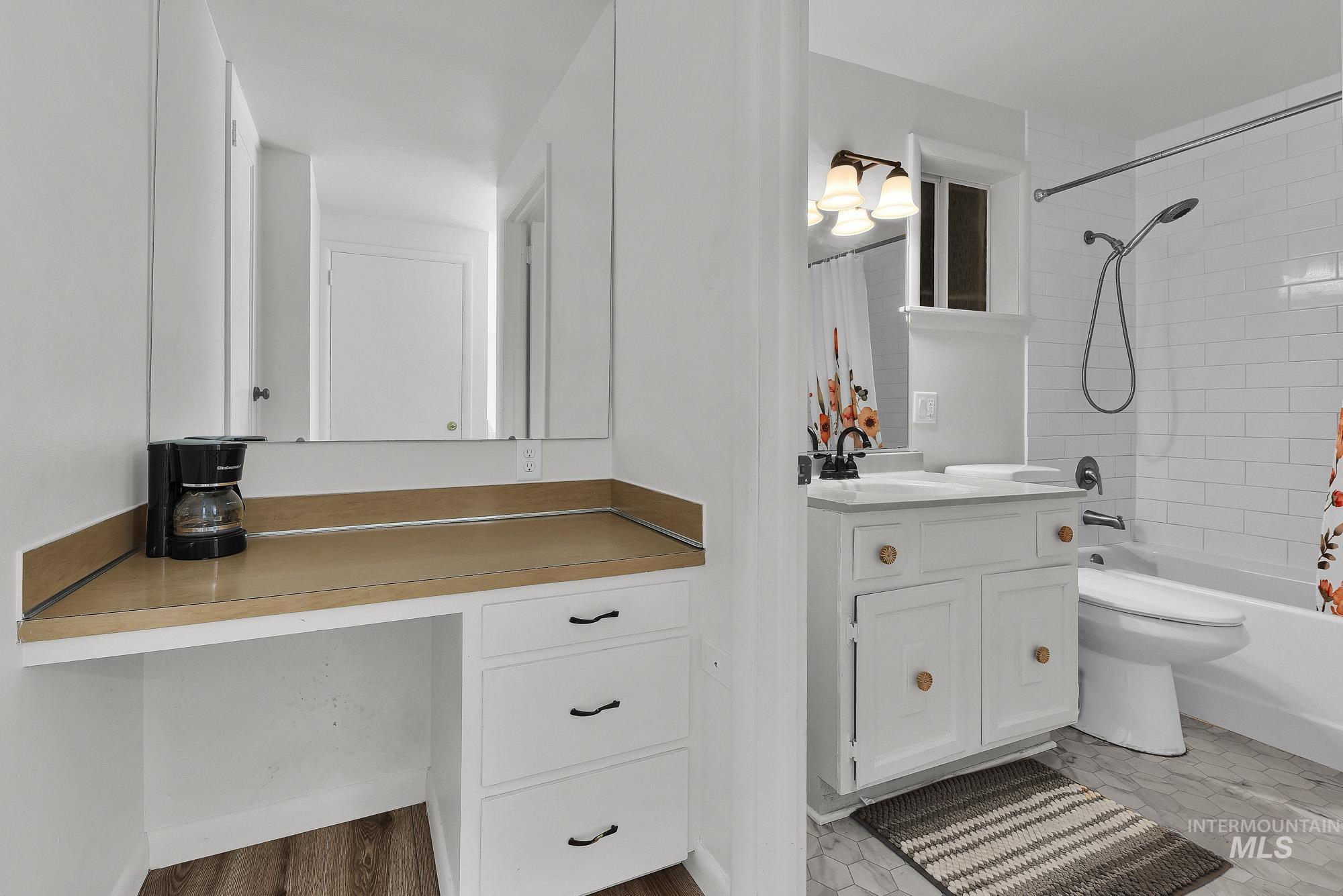 1014 S Stanley Property Photo 16