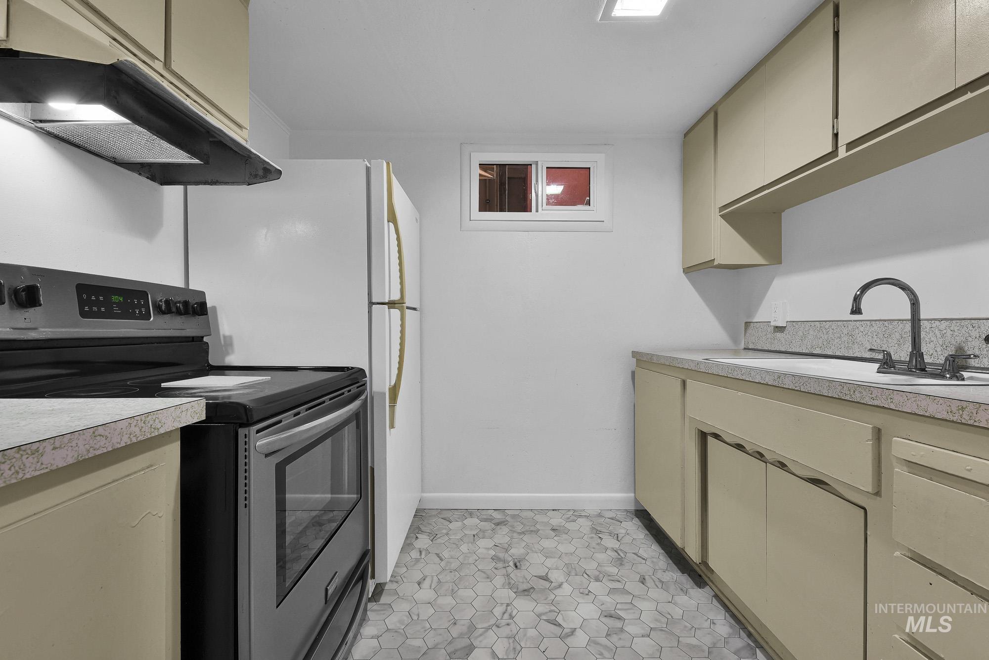 1014 S Stanley Property Photo 31