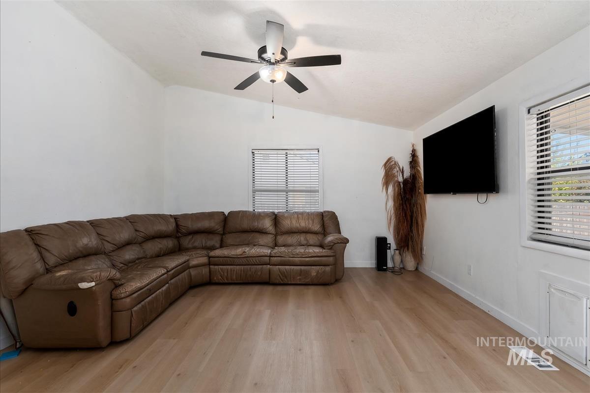 3000 Myrtlewood Ave Property Photo 11
