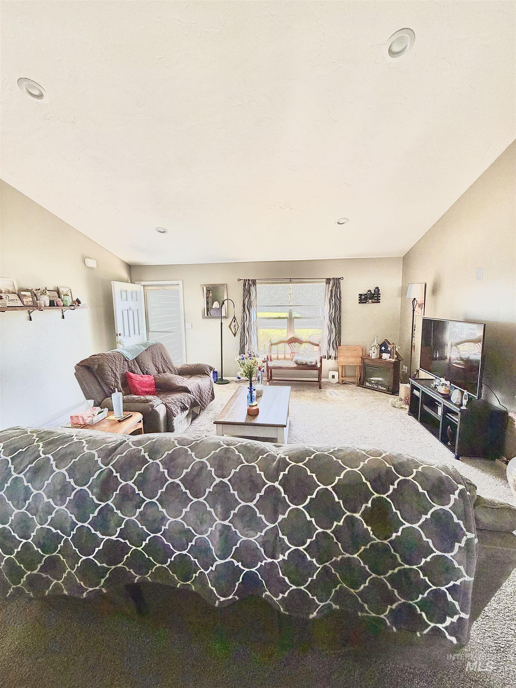 1503 Discovery Dr Property Photo 5