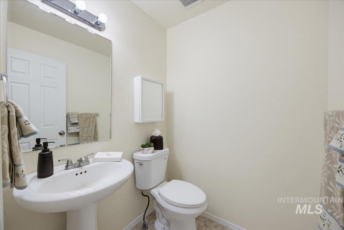 501 W Halverson St Property Photo 19