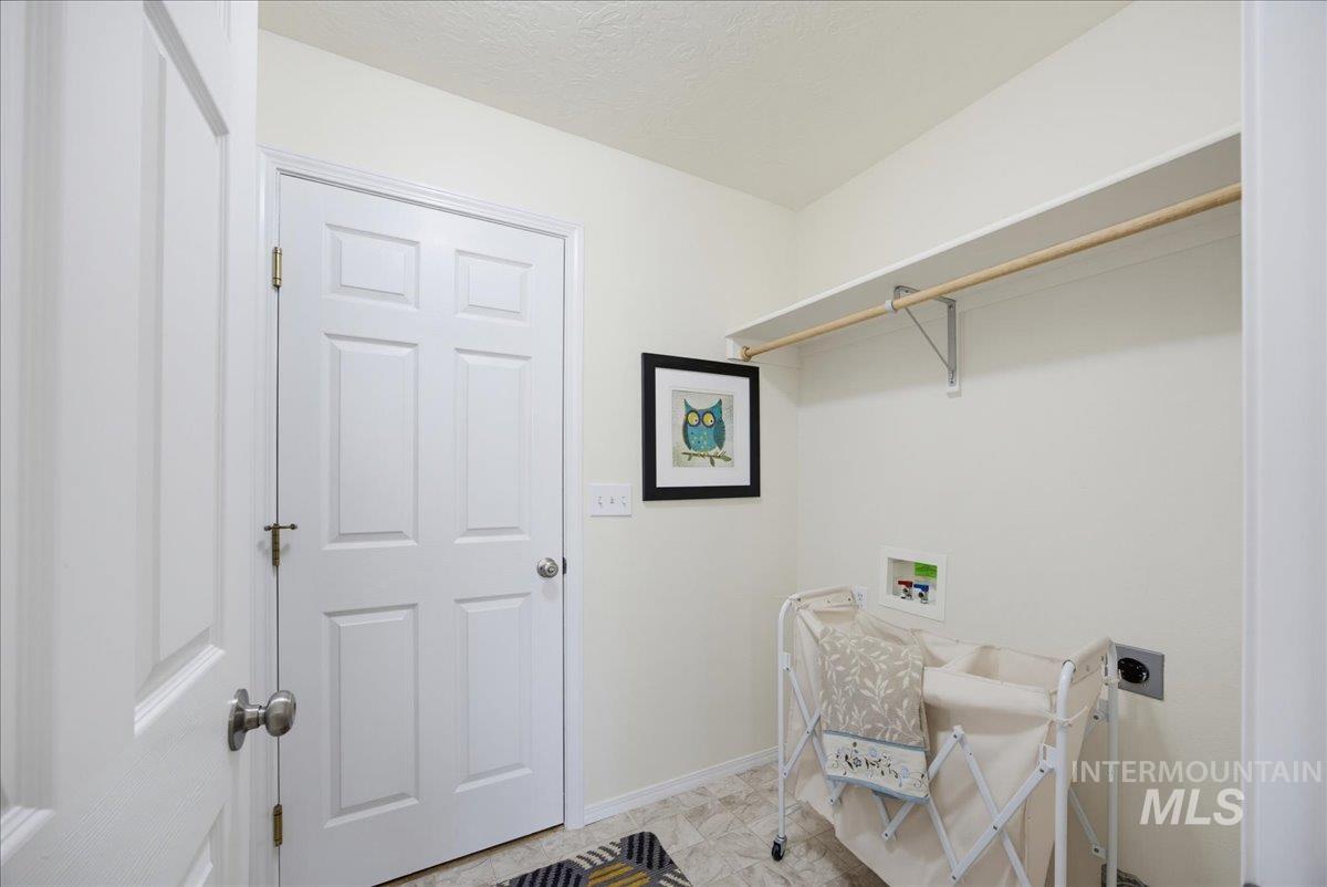 501 W Halverson St Property Photo 20