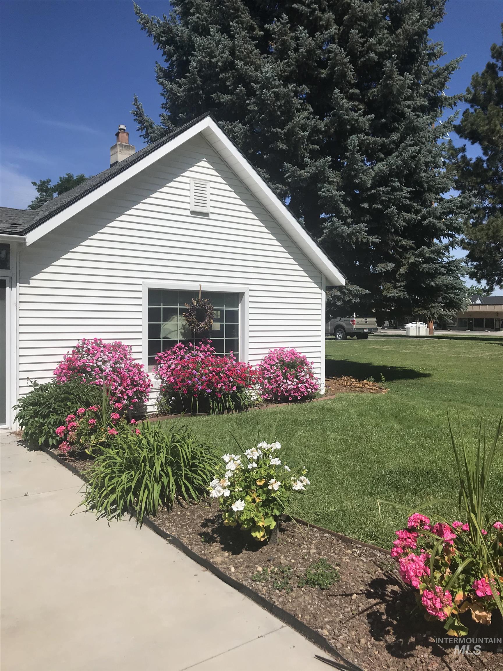 1617 S Helen Street Property Photo 1