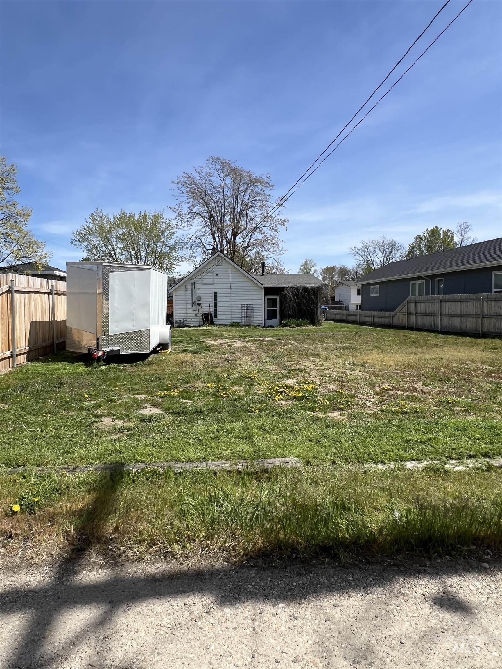 1617 S Helen Street Property Photo 7