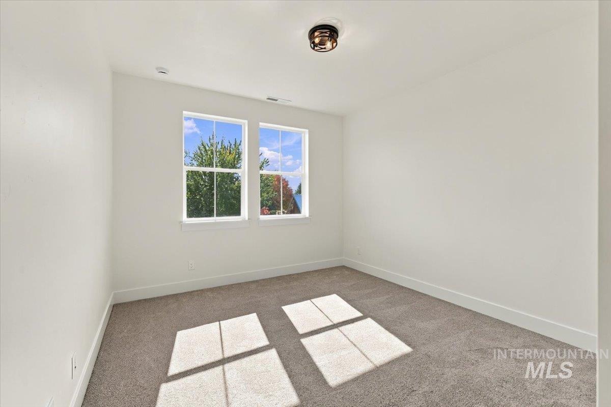 417 W Millstone St Property Photo 32