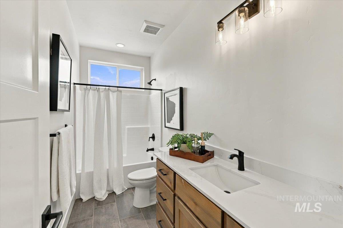 417 W Millstone St Property Photo 44