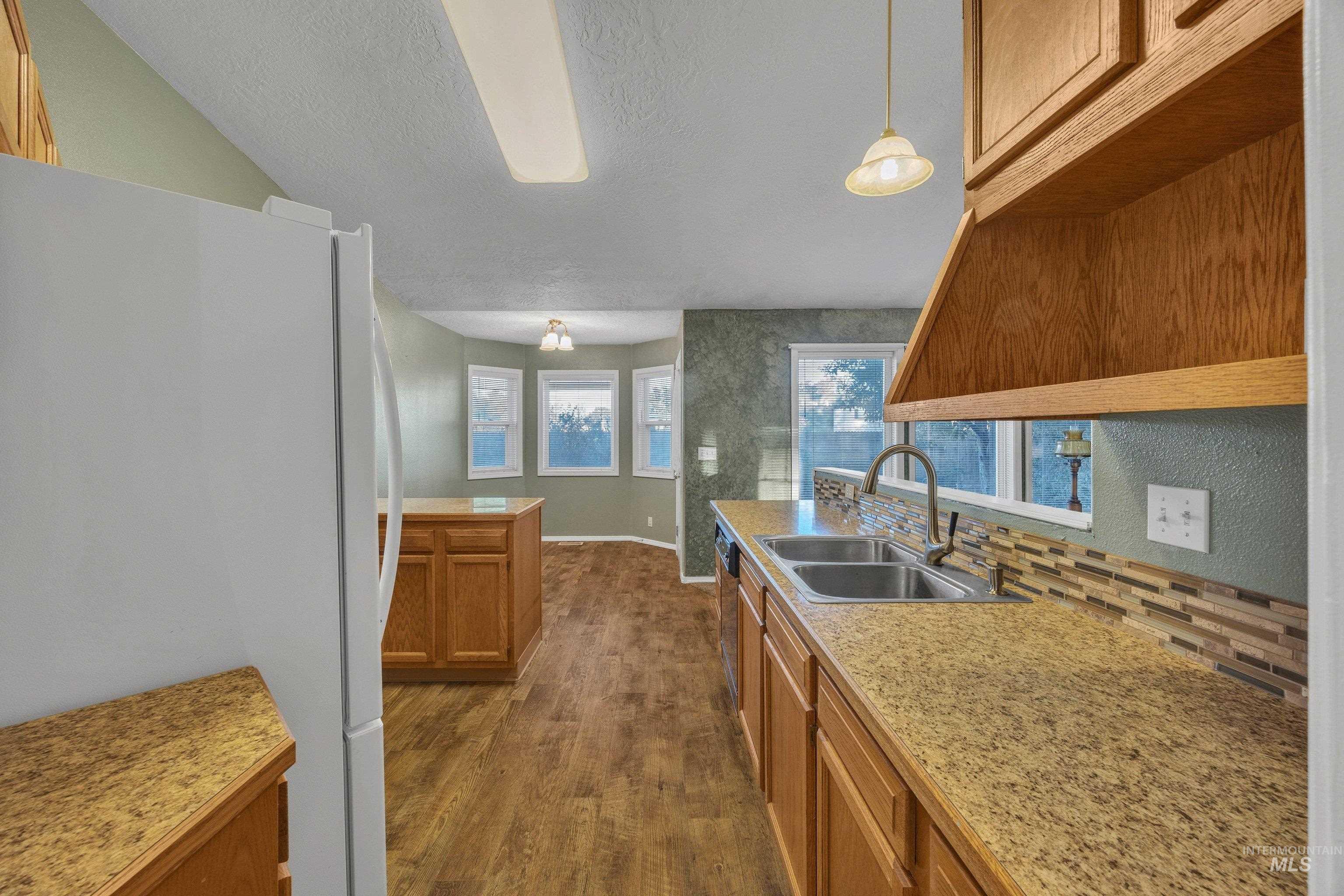 988 N Scrivner Way Property Photo 10