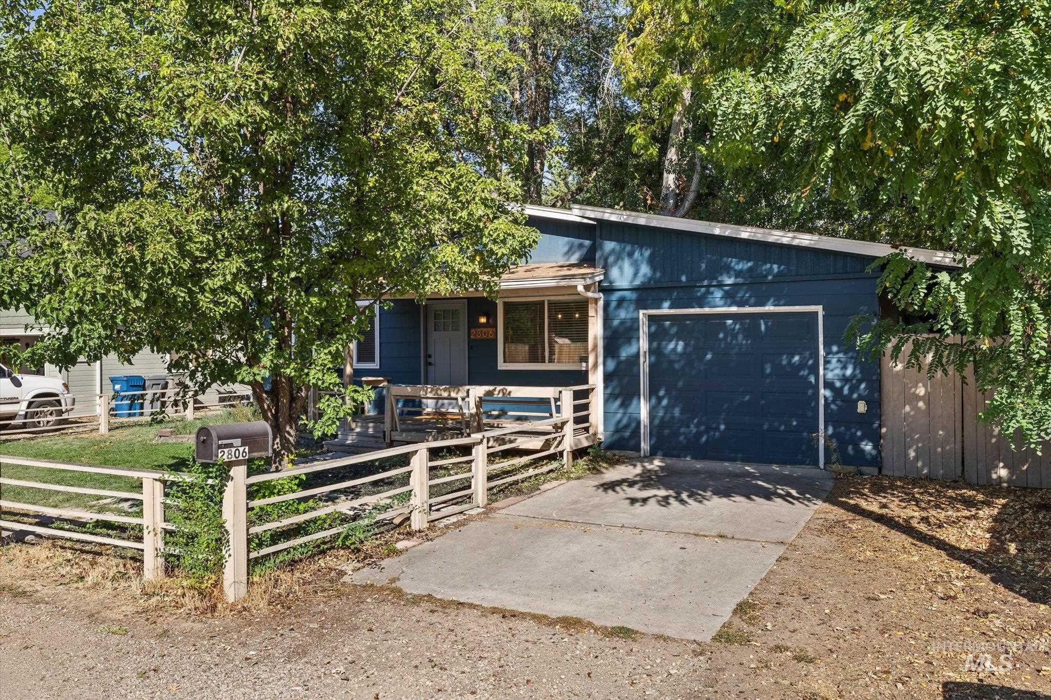 2806 W Bellomy Lane Property Photo 2