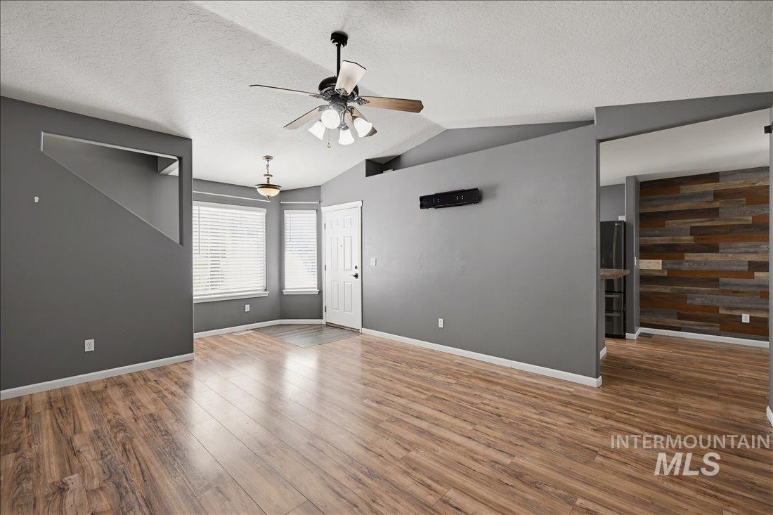 1622 Crest Ave. Property Photo 7