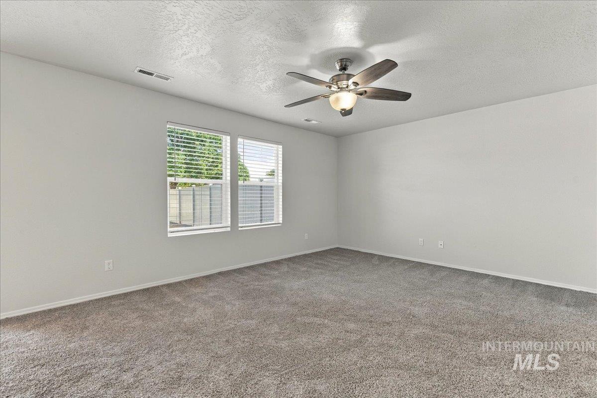 962 W Woodpine St Property Photo 5