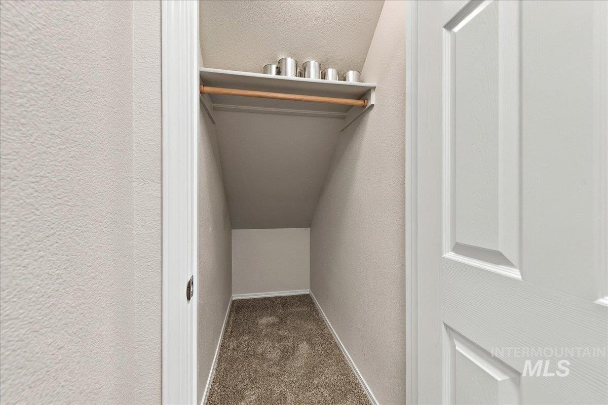 962 W Woodpine St Property Photo 12