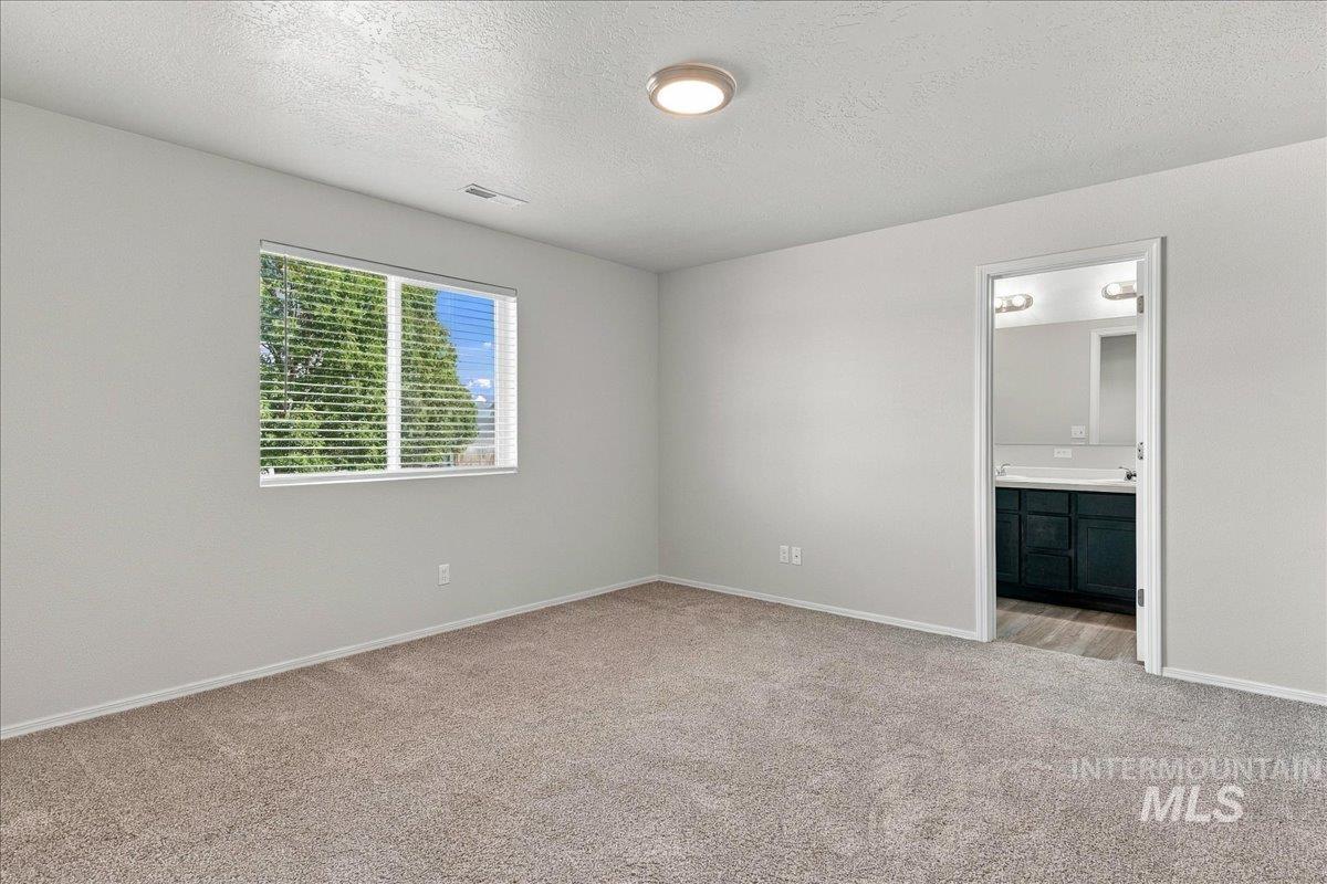962 W Woodpine St Property Photo 14