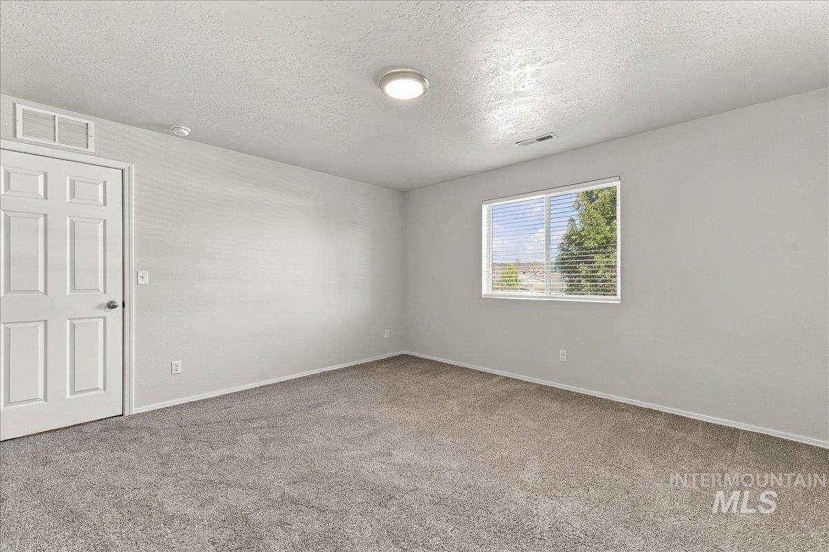 962 W Woodpine St Property Photo 16