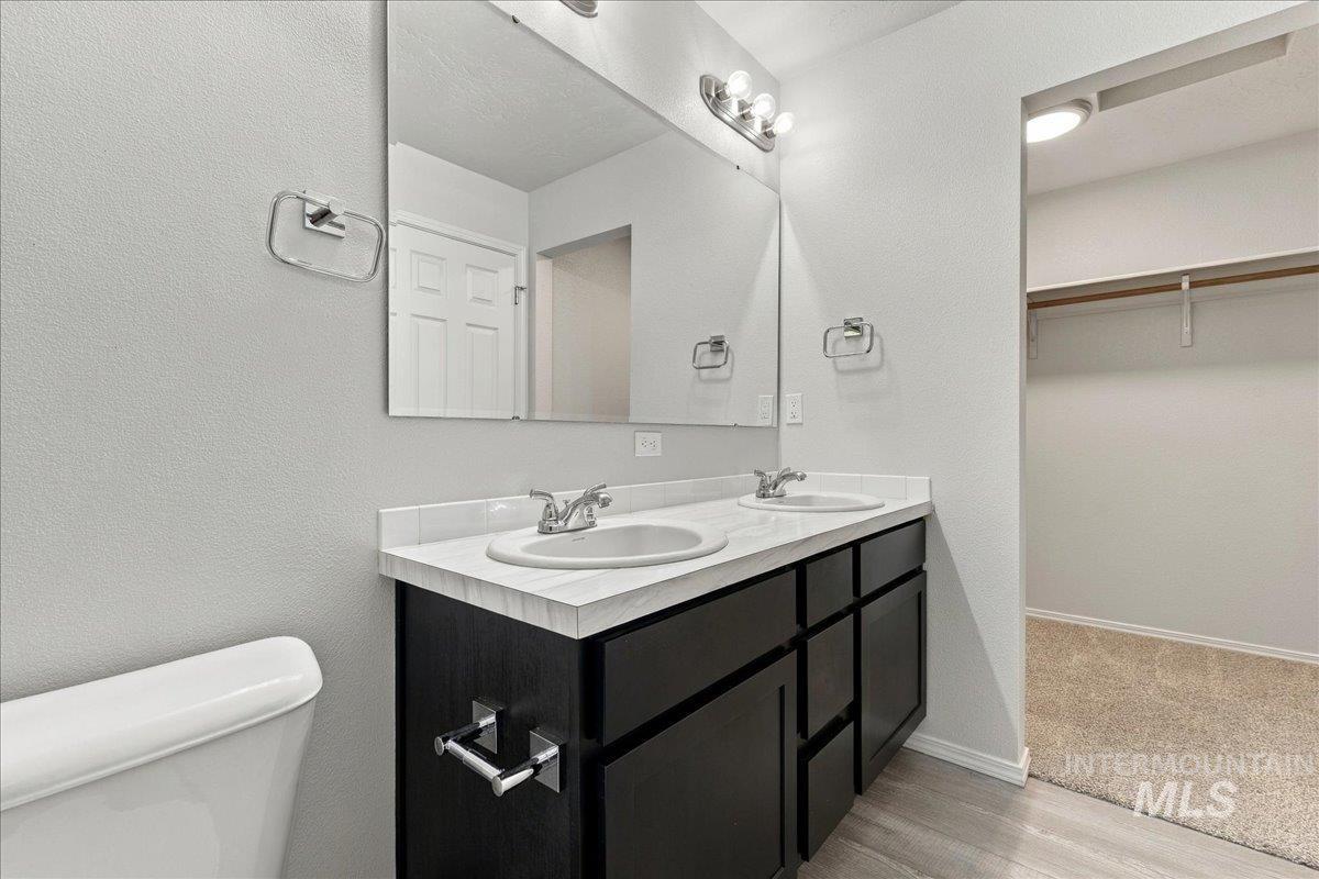 962 W Woodpine St Property Photo 18