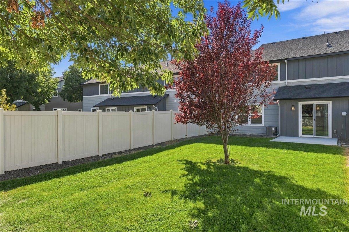 962 W Woodpine St Property Photo 28